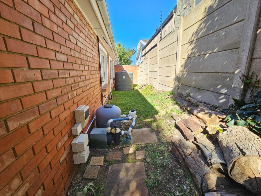 To Let 4 Bedroom Property for Rent in Lovemore Heights Estate Eastern Cape